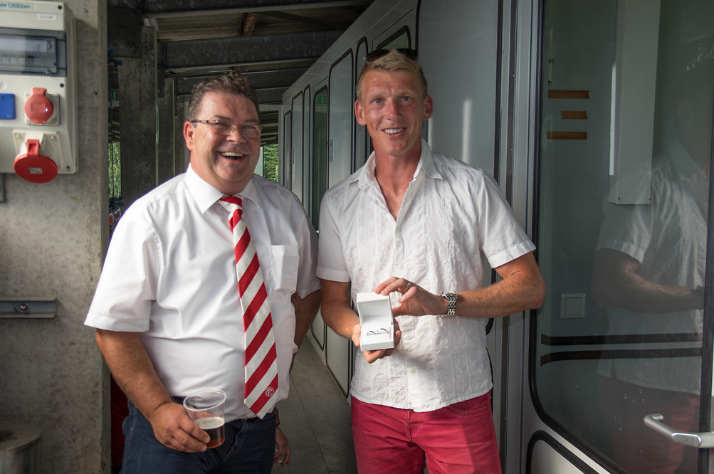 Stadion statt Kirche – eine Fußballhochzeit