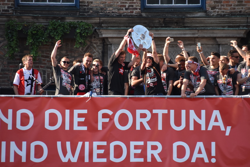 Die echte Aufstiegsfeier fand im Uerige statt