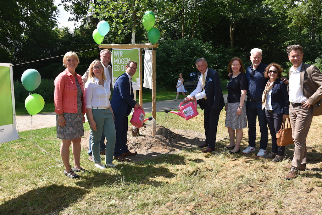 Neue Bäume für den Elbroich-Park