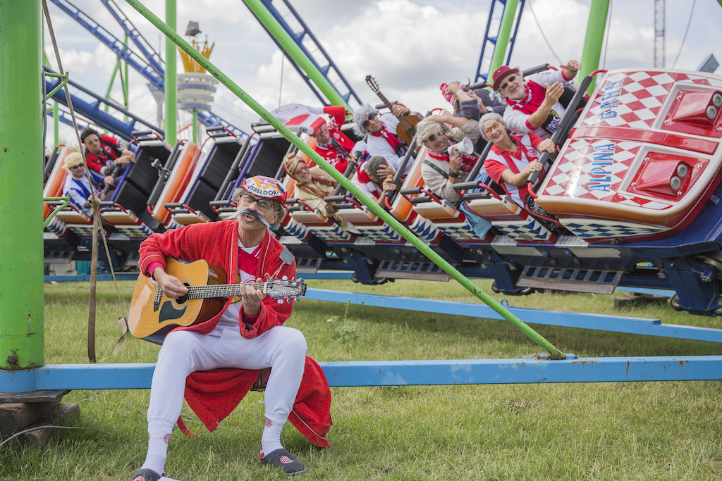 Halbangst fährt im Uerige Zelt Achterbahn