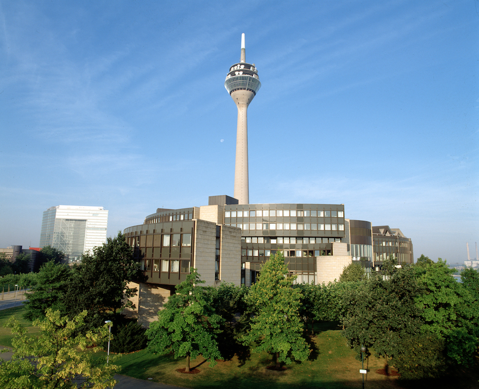 Der Landtag am Rhein wird 30