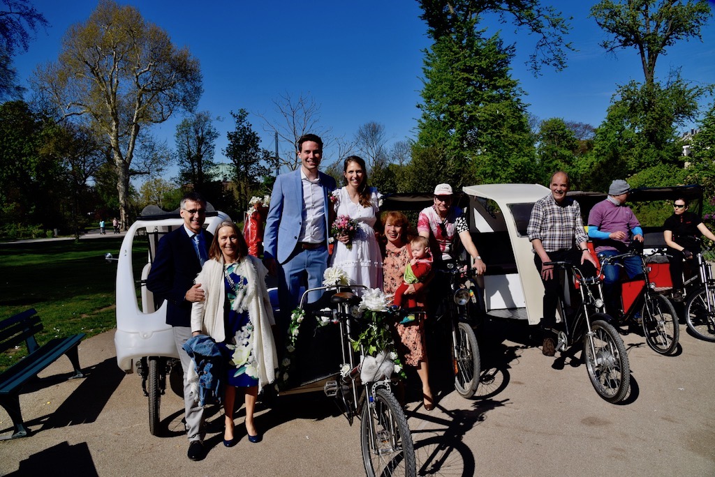 Per Rad-Rikscha ins Eheglück