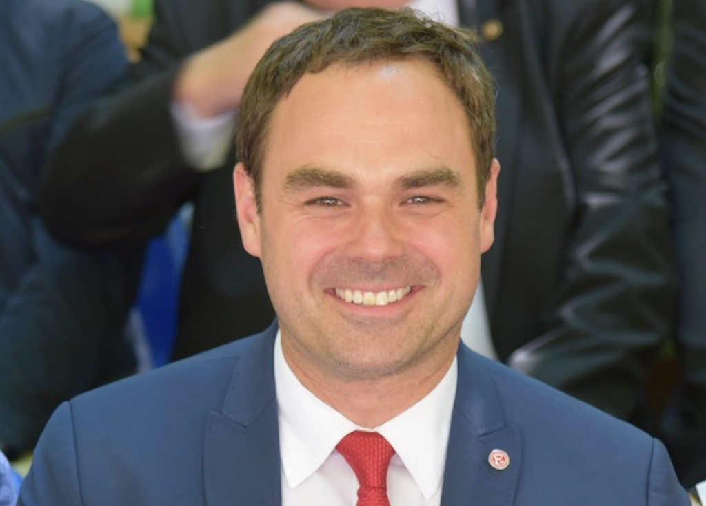 Robert Schäfer scheidet aus dem Vorstand aus