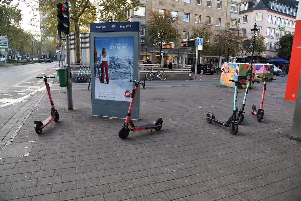 E‑Roller — Klima-Retter oder Verkehrs-Rüpel