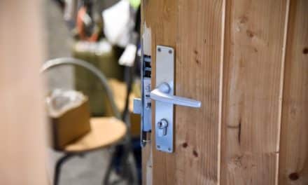 Marktstände auf dem Carlsplatz aufgebrochen