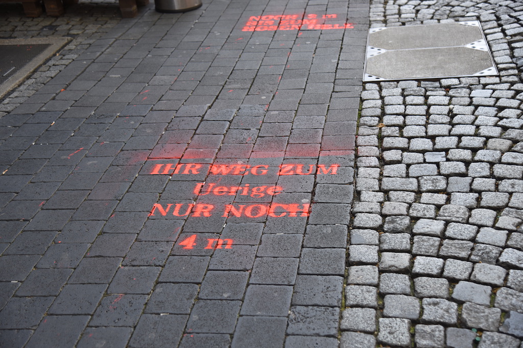 Bratwurst to-go im Uerige