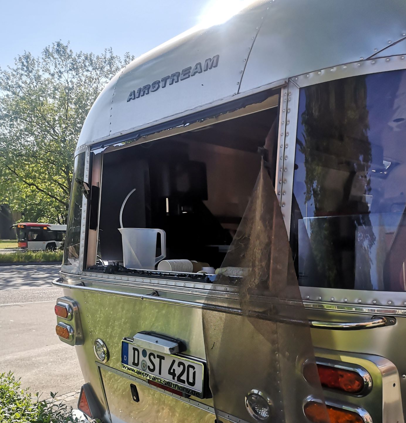 Vandalismus am „Drive-In“ by Stockheim an der Rheinterrasse