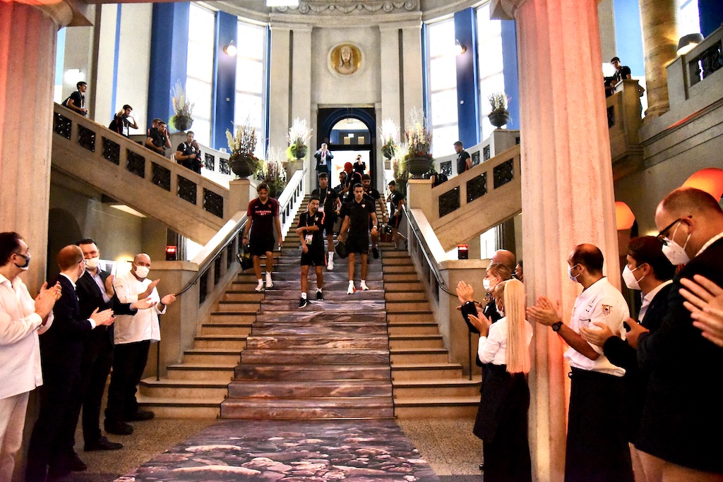 Abreise der Mannschaft zum Finalspiel Foto: LOKALBÜRO