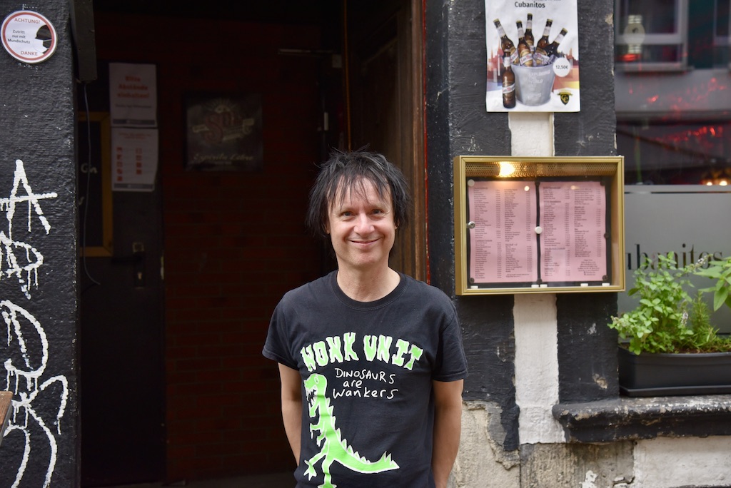 Vom Ritchie — Schlagzeuger der Hosen in der Altstadt