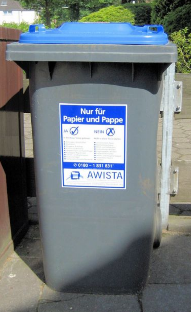 Awista liefert weitere blaue Tonnen aus