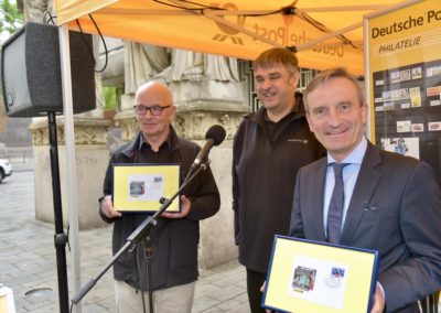 Jubiläumsbrief von der Post an Kay Lorenz und OB Thomas Geisel Foto: LOKALBÜRO
