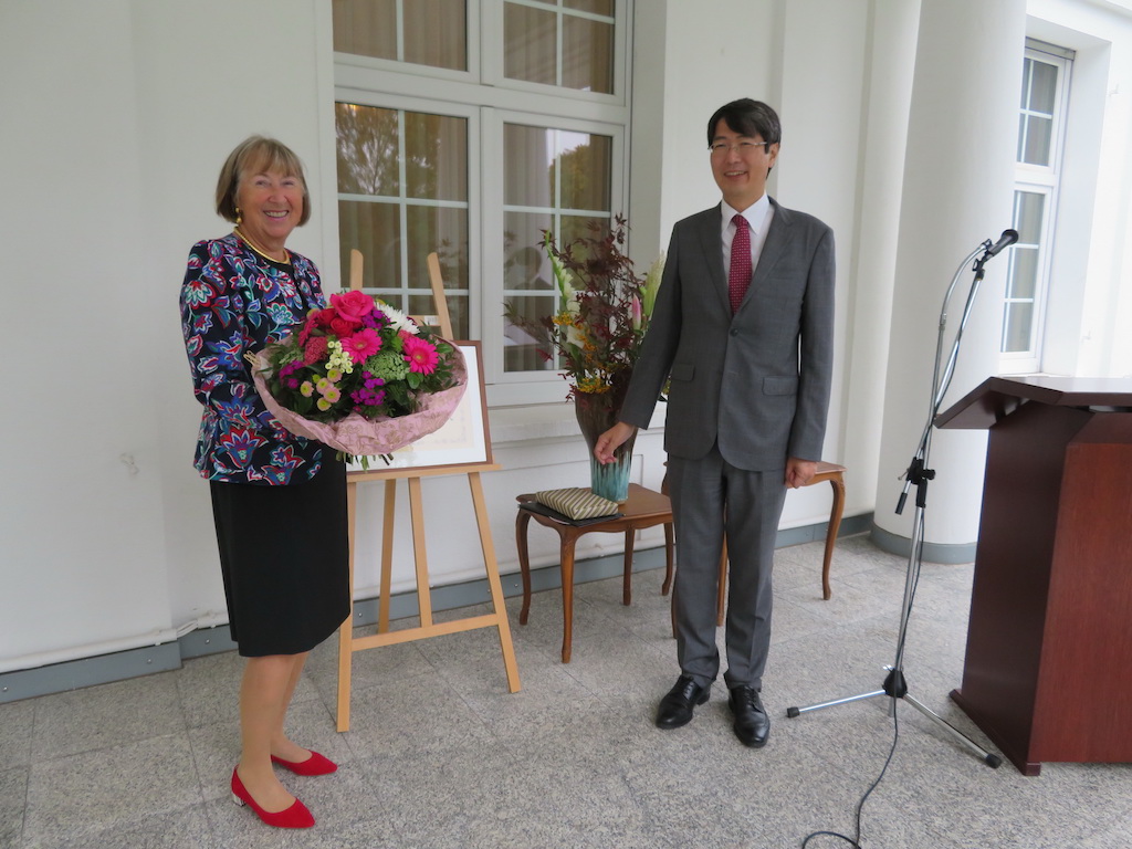 Hohe japanische Verdienstauszeichnung für Frau Christa Kayser-Hölscher