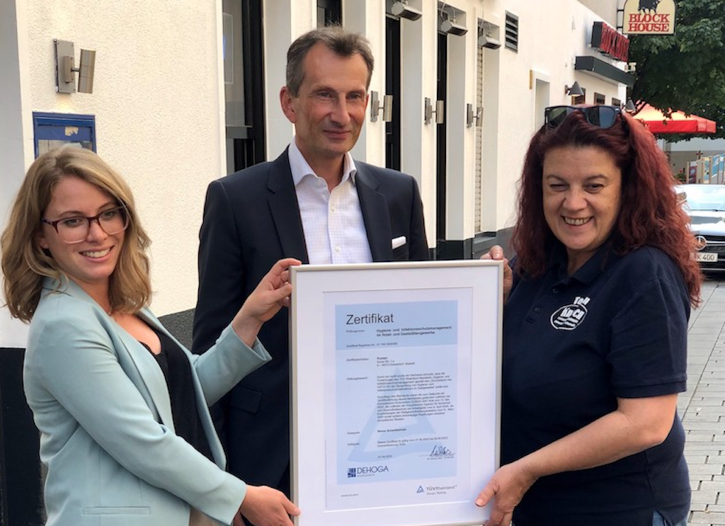 TÜV Rheinland zertifiziert Gaststätte Knoten nach neuem Standard für Hygiene und Infektionsschutz