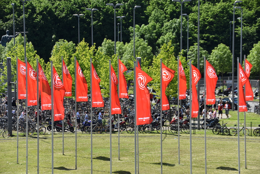Fortuna Düsseldorf wird von 11teamsports und adidas ausgerüstet