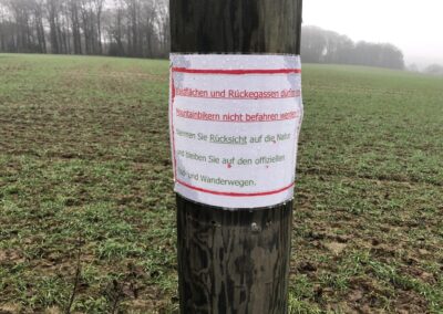 Hinweisschild Foto: LOKALBÜRO