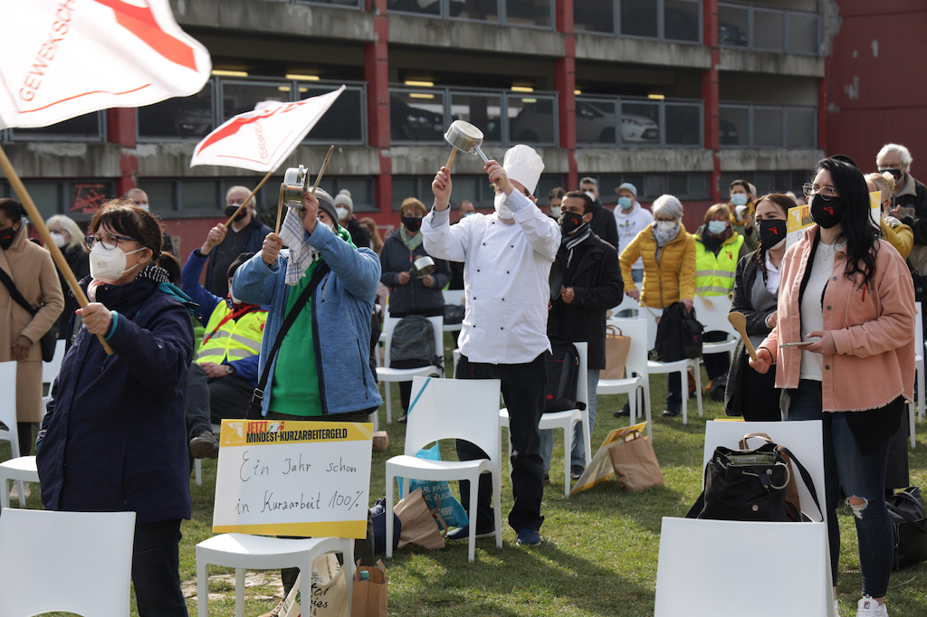 Topfschlagen vor dem Landtag