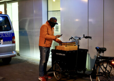 Theo Fitsos der Pizzabote Foto: LOKALBÜRO