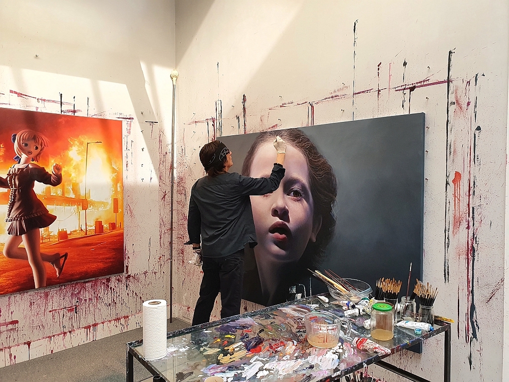 Gottfried Helnwein präsentiert neue Werke bei Geuer in Düsseldorf