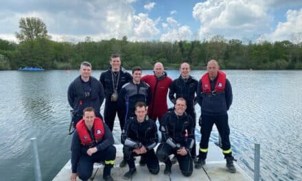 Sechs neue Feuerwehrtaucher und zwei neue Feuerwehrlehrtaucher im Einsatz für Düsseldorf