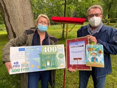 Angelika Scheffler vom Jugend- und Kinder-Hospiz Regenbogenland, Dr. Klaus Vorgang Foto: Pro Düsseldorf Angelika Scheffler vom Jugend- und Kinder-Hospiz Regenbogenland, Dr. Klaus Vorgang Foto: Pro Düsseldorf