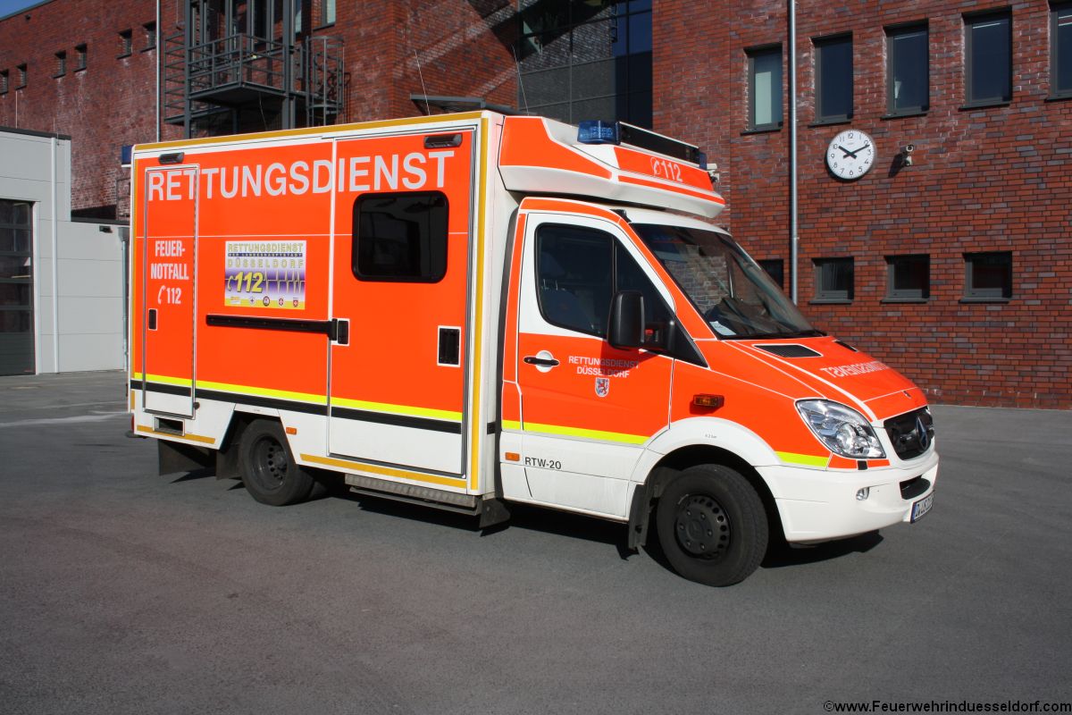 Verkehrsunfall in Oberbilk: Zwei Verletzte nach Kollision im Kreuzungsbereich