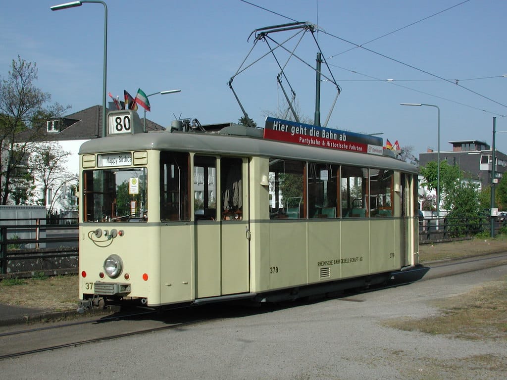 Krimi-Bahn vom Emons Verlag und der Rheinbahn startet wieder