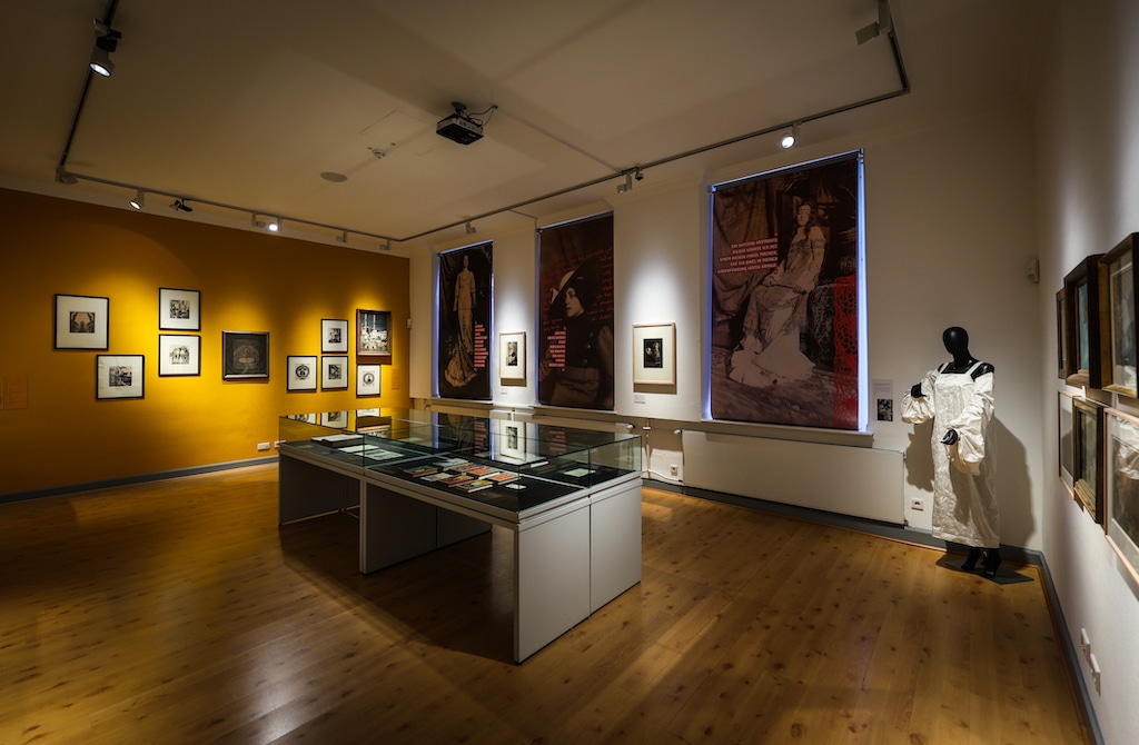 “Rebellin des Jugendstils”: Sonderausstellung im Heinrich-Heine-Institut zu Ilna Ewers-Wunderwald