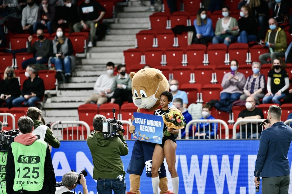 Weitsprung-Krimi beim ISTAF INDOOR in Düsseldorf – Malaika Mihambo fliegt im letzten Versuch an die Weltspitze