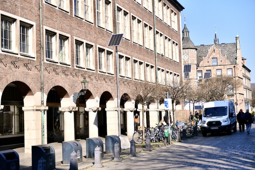 Solarleuchten auf der Marktstraße Foto: LOKALBÜRO Solarleuchten auf der Marktstraße Foto: LOKALBÜRO