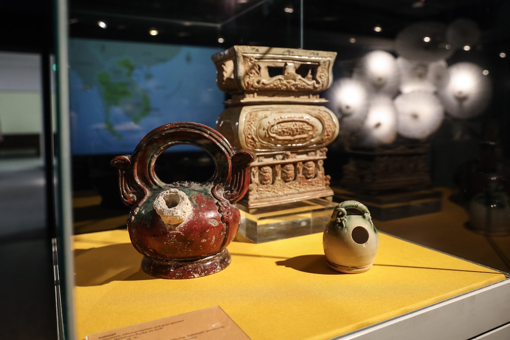 “Im Auge des Drachen – Keramik aus Vietnam und Thailand”