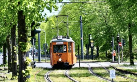Büdchentag in Düsseldorf: Lieblingskiosk wählen und mit Oldtimer-Bahnen fahren
