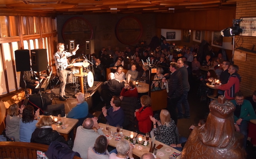 Reiner Tisch im Uerige