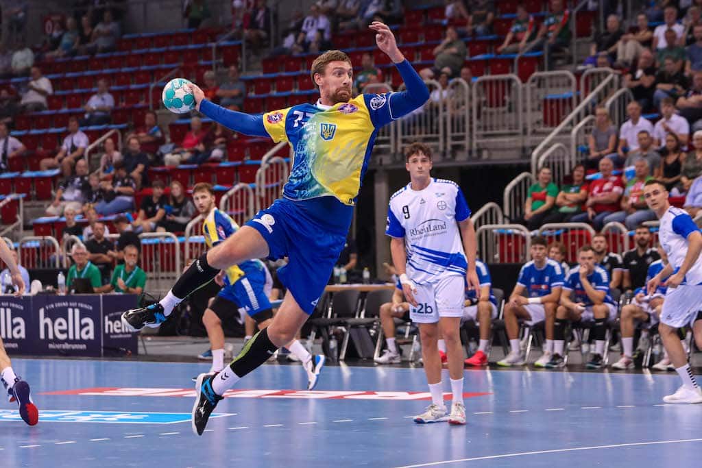 Handballer des HC Motor Zaporizhzhia starten in European League