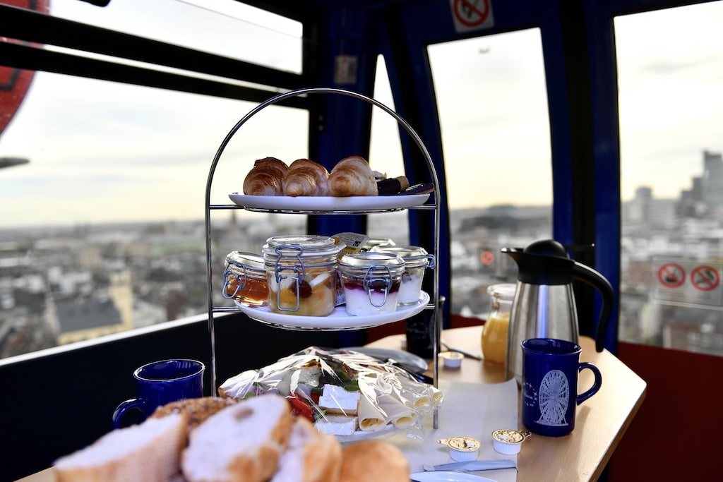 Kulinarisches in 55 Meter Höhe mit Blick auf den&nbsp;Rhein