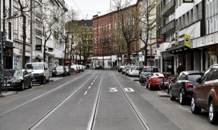 Güterverkehr in der Innenstadt — Liefern in der ersten Reihe?