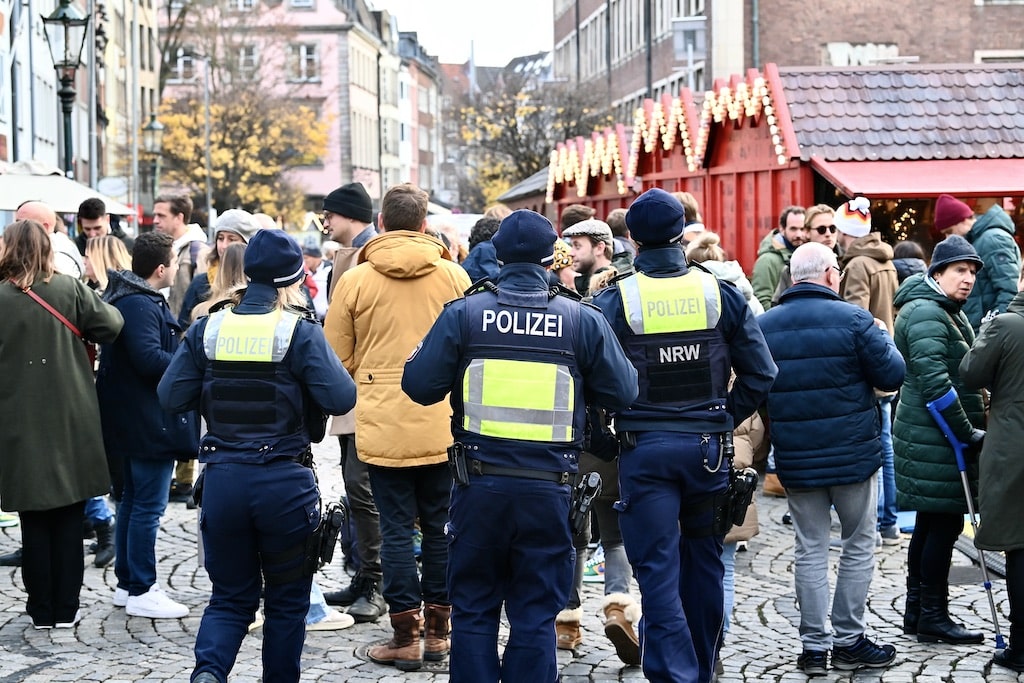 Sichere und Atraktive Innenstadt zur Weihnachtszeit: Düsseldorfer Polizei verstärkt Präsenz auf Weihnachtsmärkten und in der City