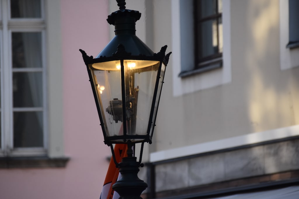 Stadt erhält grünes Licht für die Umrüstung von rund 4.000 Gaslaternen auf Strombetrieb