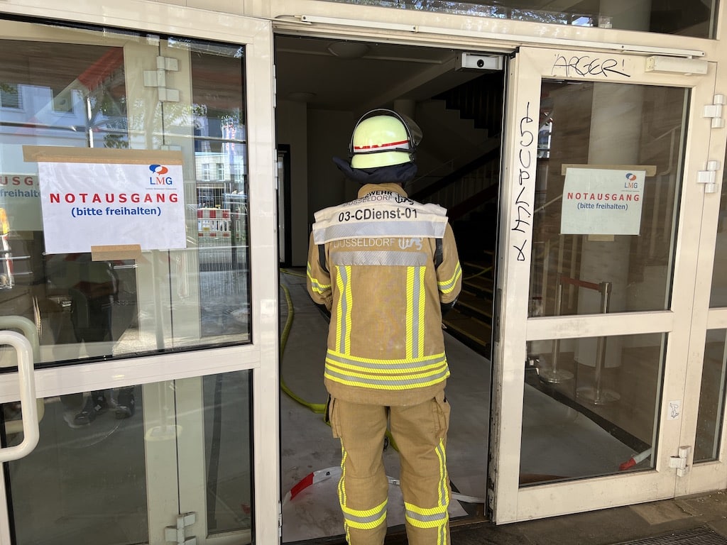 Feuermeldung in einer Schule in Pempelfort