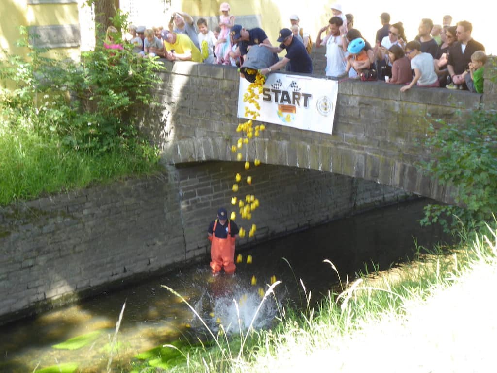Entenrennen für die Urdenbacher und Benrather Tafel