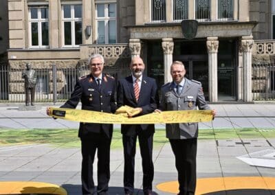 Brigadegeneral Alfred Marstaller, Ralf Miltenberger und Hauptmann Marcus Sigge Foto: LOKALBÜRO
