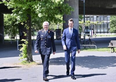 Brigadegeneral Alfred Marstaller und Ministerpräsident Hendrik Wüst Foto: LOKALBÜRO