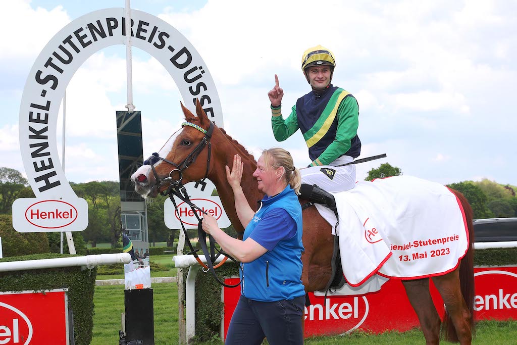 Henkel-Stutenpreis – Tor für Muskoka und ihr Stall Golden Goal!