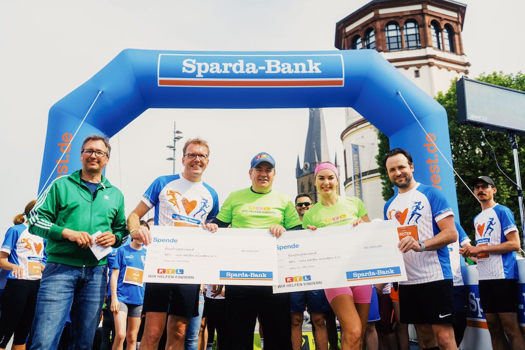 Düsseldorfer Brückenläufer sammeln 100.000 Euro für guten Zweck