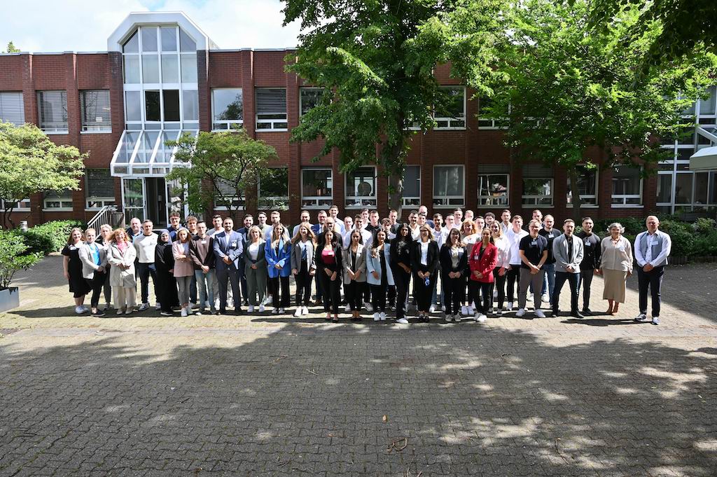 Start in ein spannendes und sicheres Berufsleben beim Hauptzollamt Düsseldorf