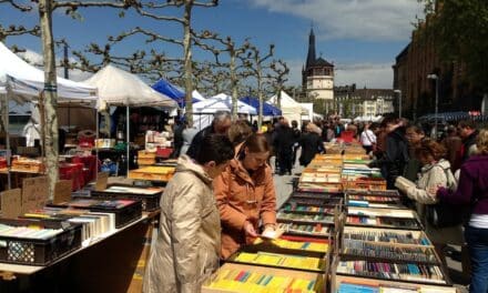 Letzte Büchermeile des Jahres lockt an die Rheinuferpromenade