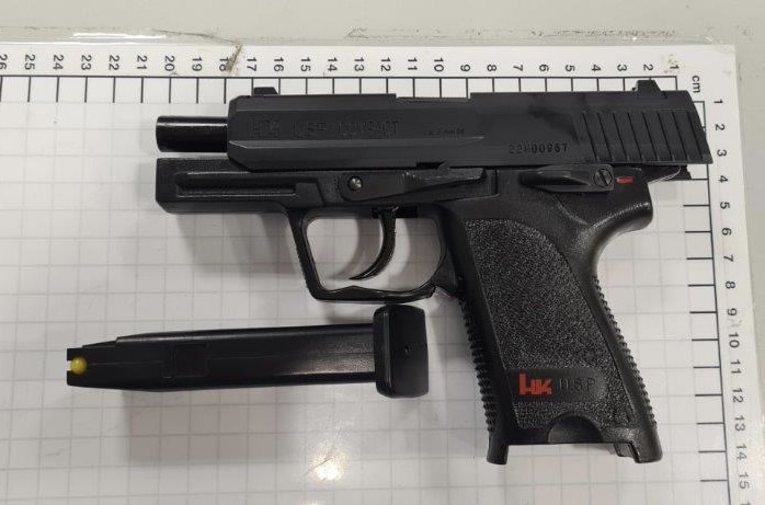 2,4 Promille und Anscheinswaffe — Bundespolizisten nehmen 35-Jährigen vorläufig fest