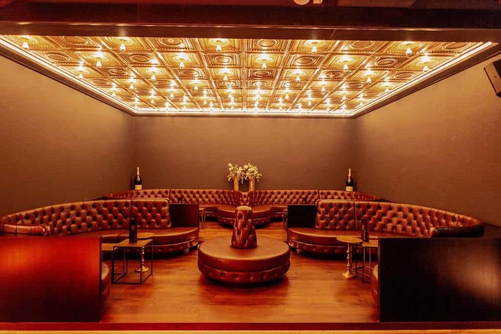 Frank’s Club und Mbassy by Franks bieten dem Düsseldorfer Publikum auch im September Unterhaltung der Extraklasse