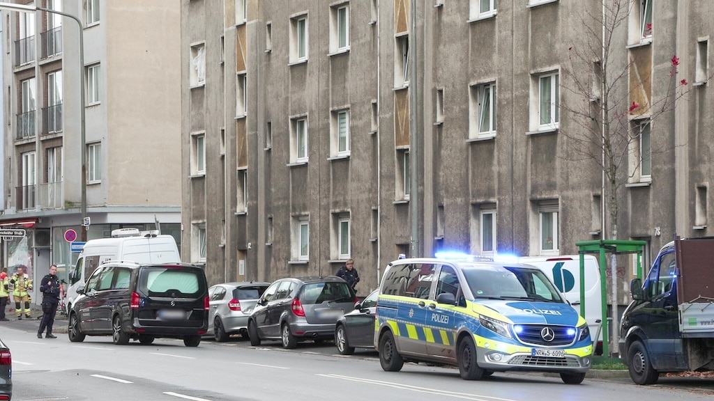 Tragisches Tötungsdelikt erschüttert Rath — Frau stirbt in Düsseldorfer Wohnung