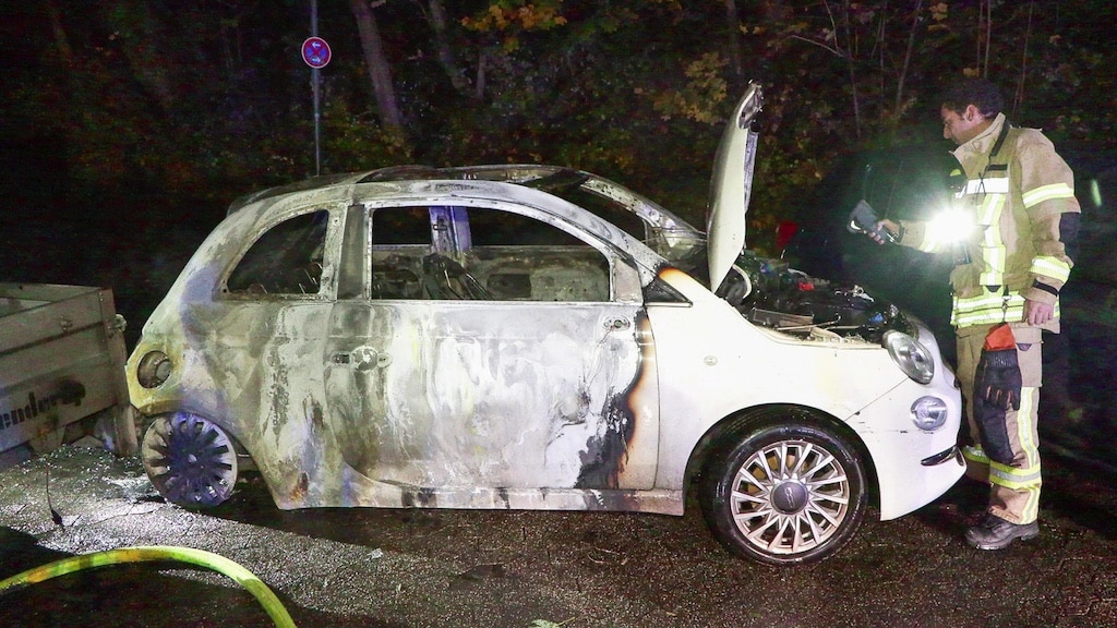 Einsatz der Feuerwehr Düsseldorf verhindert Brandausbreitung auf Emmastraße