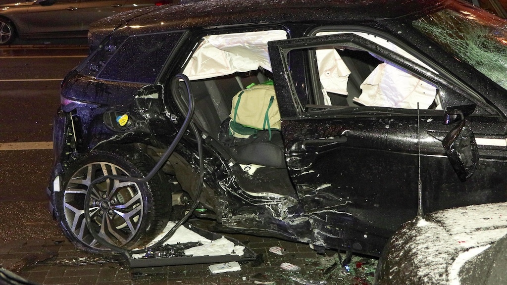 Schwerer Verkehrsunfall in Düsseldorf: Mehrere Verletzte und erheblicher Sachschaden